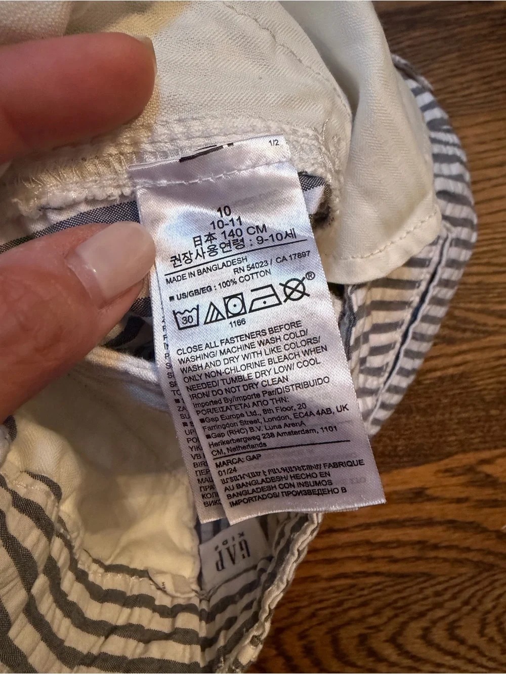 Gap Kids pinstriped seersucker shorts size 10